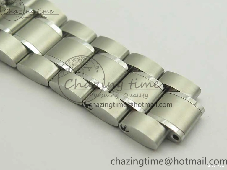 1225 ComfortFit Speedmaster SS “Speedy Tuesday” OMF Best Edition Black Dial on SS Bracelet Manual Winding Chrono Movement 7994